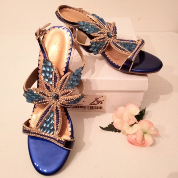 🎁 FREE GIFT IS INCLUDED 🎁 NWT NIB Rhinestone Slingback Heels Women Shoes - Picture 5 of 16